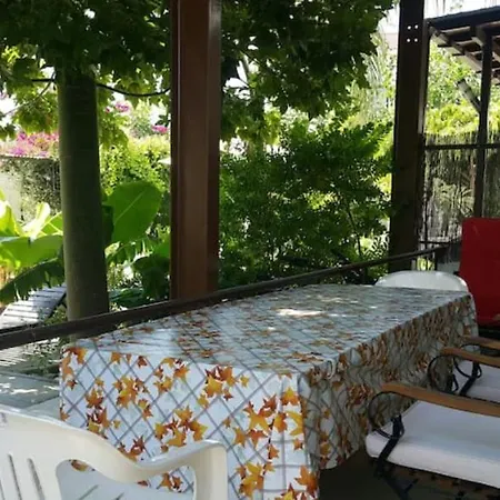 Near The Aparment With Garden Apartment Perivolia