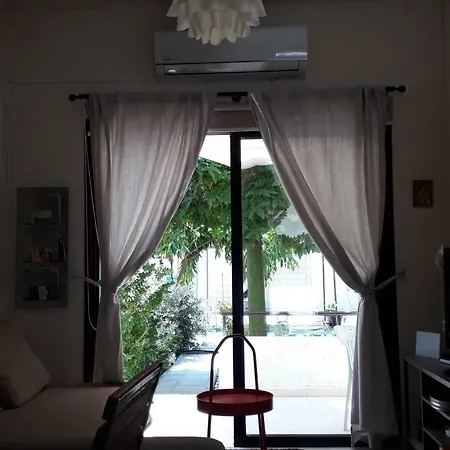 Apartment Near The Aparment With Garden *