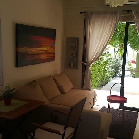 Near The Aparment With Garden Apartment Perivolia