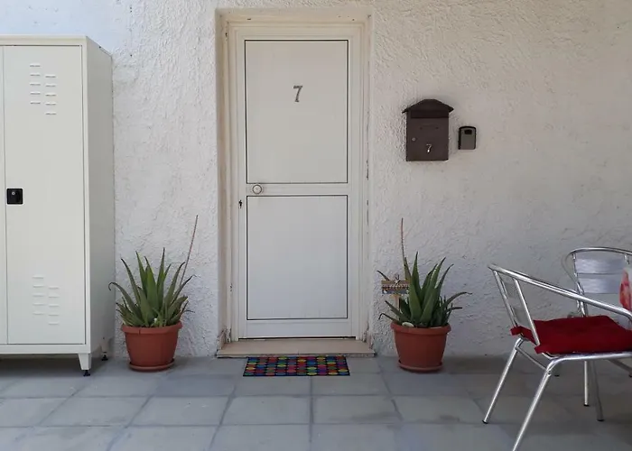 Apartament Near The Aparment With Garden Periwolia