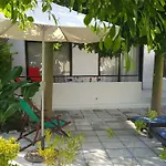 Near The Aparment With Garden Апартаменты Перволия