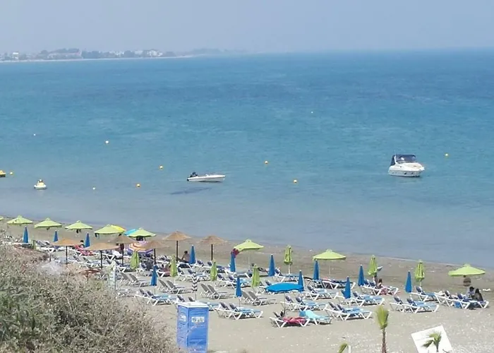 Near The Aparment With Garden Διαμέρισμα