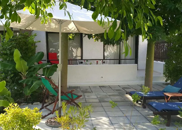 Near The Aparment With Garden شقة بريفوليا