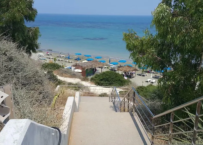 Near The Aparment With Garden Διαμέρισμα